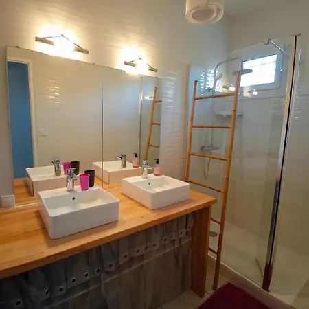 Holiday home L&b Pereire 6 Pers, 700m Pereire